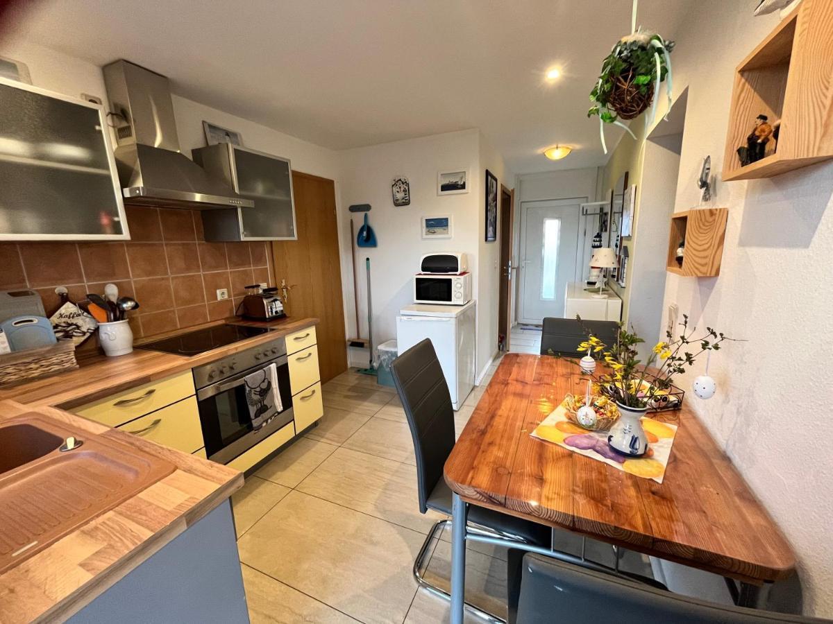 Apartment Thees *